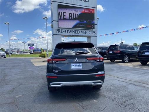 2024 Mitsubishi Outlander SE