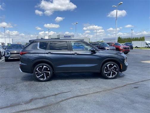 2024 Mitsubishi Outlander SE