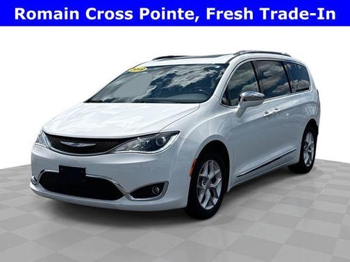 Bright White Clearcoat 2019 Chrysler Pacifica Limited