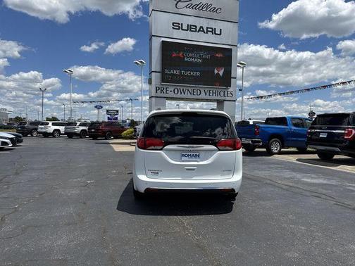 Bright White Clearcoat 2019 Chrysler Pacifica Limited