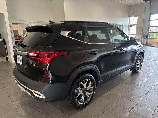 Cherry Black 2021 Kia Seltos EX