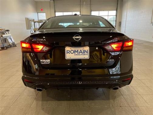 2025 Nissan Altima SR