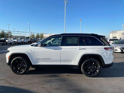 2022 Jeep Grand Cherokee 4xe Base