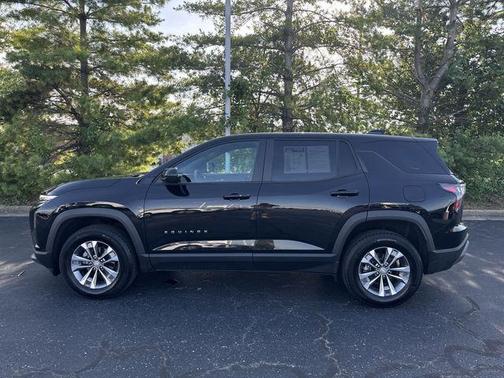 Mosaic Black Metallic 2025 Chevrolet Equinox LT