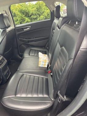 Black 2020 Ford Edge SEL
