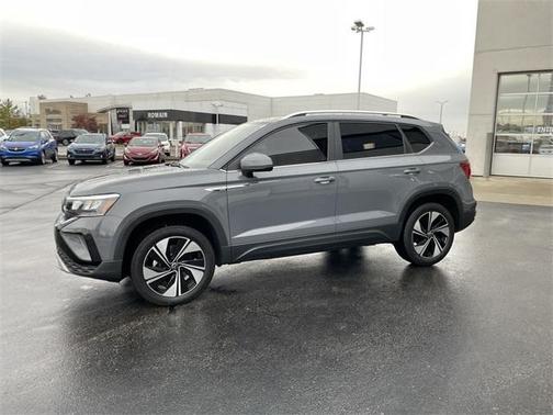 2024 Volkswagen Taos 1.5T SE