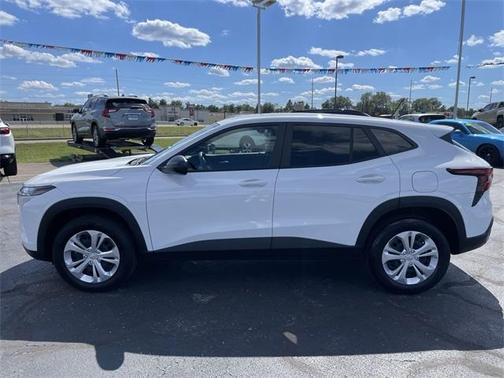 2025 Chevrolet Trax LS