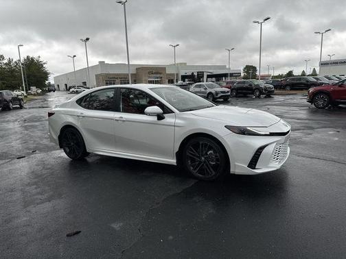 Wind Chill Pearl 2025 Toyota Camry XSE