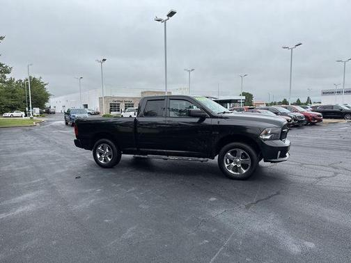 Brilliant Black Crystal Pearlcoat 2016 RAM 1500 Tradesman/Express