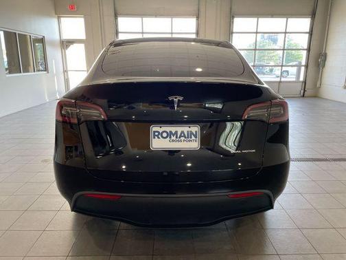 Black 2023 Tesla Model Y Long Range