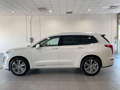 2025 Cadillac XT6 Premium Luxury FWD