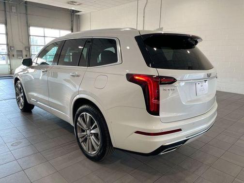 2025 Cadillac XT6 Premium Luxury FWD