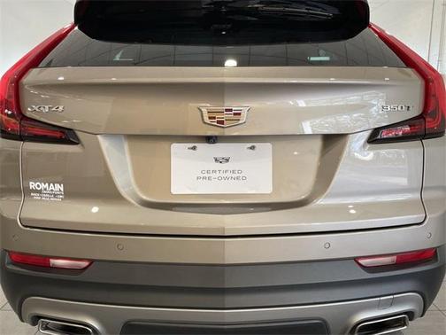 2022 Cadillac XT4 Premium Luxury