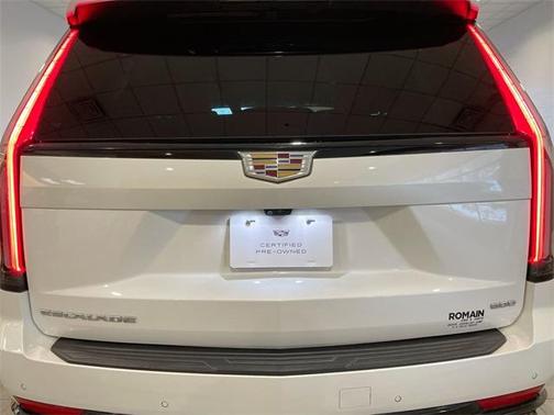 2023 Cadillac Escalade Sport