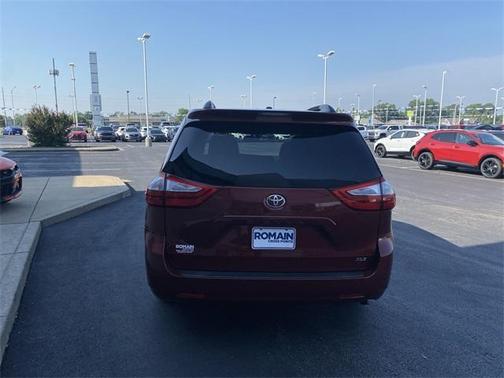 2015 Toyota Sienna XLE