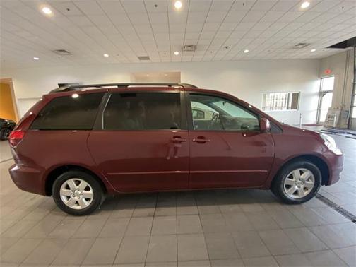 2004 Toyota Sienna XLE