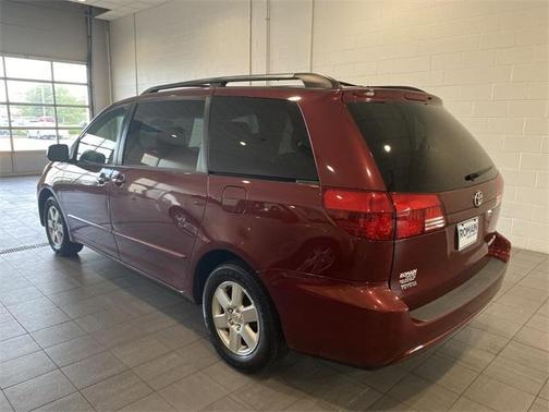 2004 Toyota Sienna XLE