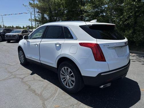 Crystal White Tri-Coat 2019 Cadillac XT5 Luxury