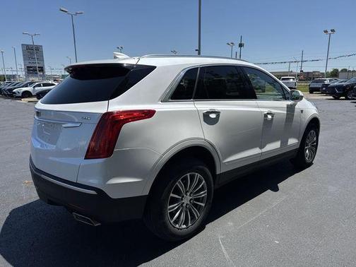 Crystal White Tri-Coat 2019 Cadillac XT5 Luxury