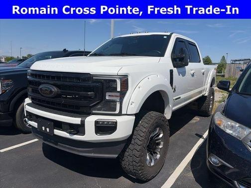 White 2022 Ford F-250 Lariat