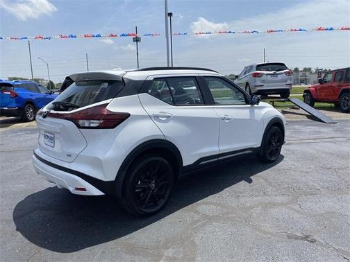 2024 Nissan Kicks SR
