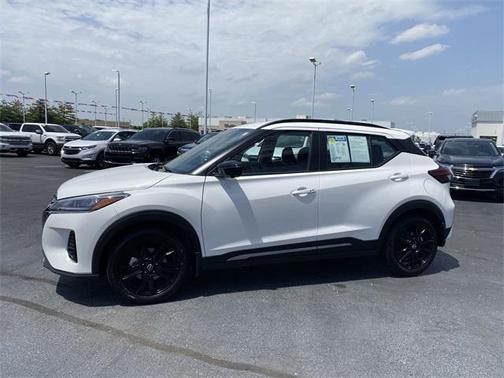2024 Nissan Kicks SR