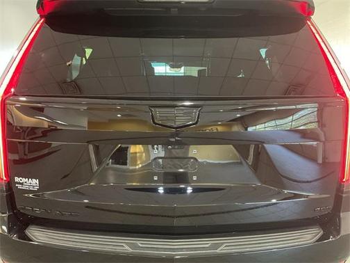 2023 Cadillac Escalade ESV Sport Platinum