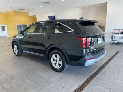Ebony Black 2025 Kia Sorento LX
