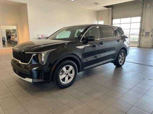 Ebony Black 2025 Kia Sorento LX