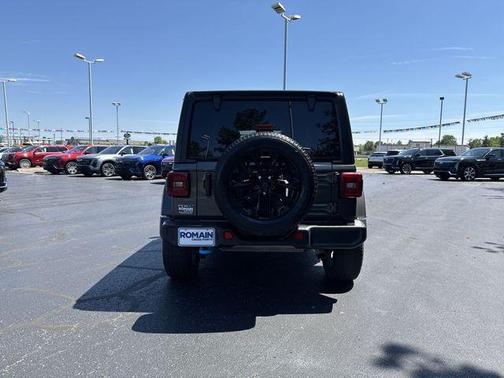 Granite Crystal Clearcoat Metallic 2022 Jeep Wrangler Unlimited 4xe Sahara