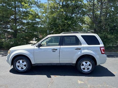 Cream 2009 Ford Escape XLT