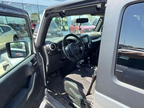 Billet Silver Metallic Clearcoat 2017 Jeep Wrangler Sahara