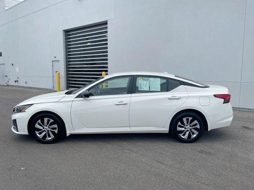 Glacier White 2025 Nissan Altima S