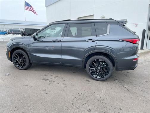 2024 Mitsubishi Outlander SEL Platinum Edition