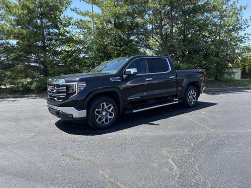 Onyx Black 2022 GMC Sierra 1500 SLT