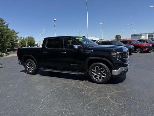 Onyx Black 2022 GMC Sierra 1500 SLT