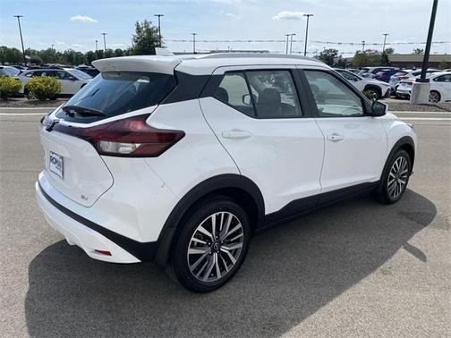2023 Nissan Kicks SV