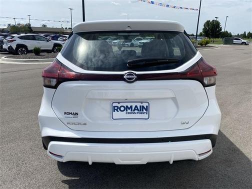 2023 Nissan Kicks SV