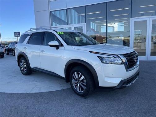 2024 Nissan Pathfinder SL