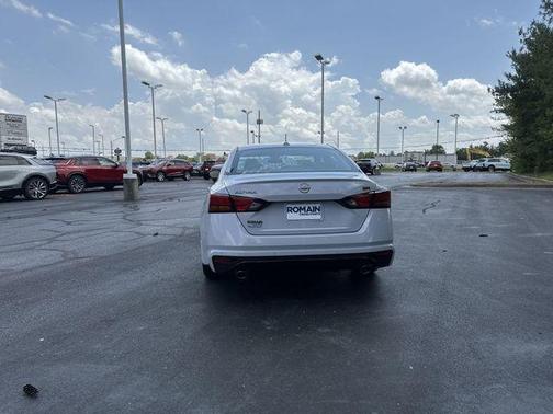 Gray Sky Pearl 2024 Nissan Altima 2.5 SR