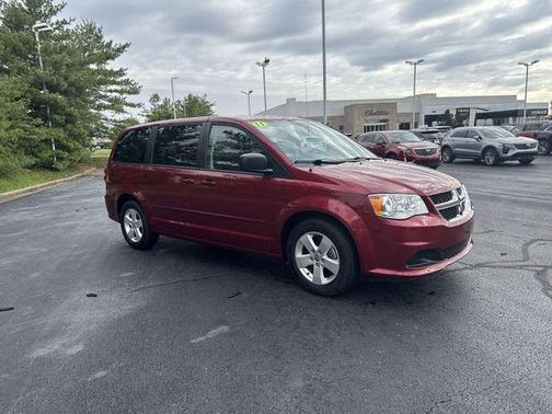 Deep Cherry Red Crystal Pearlcoat 2015 Dodge Grand Caravan AVP/SE