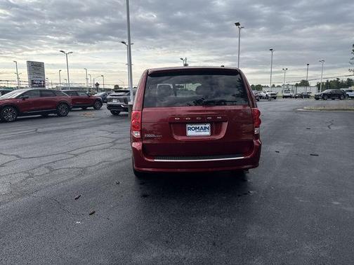 Deep Cherry Red Crystal Pearlcoat 2015 Dodge Grand Caravan AVP/SE