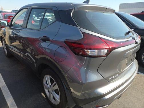 Gun Metallic 2024 Nissan Kicks S