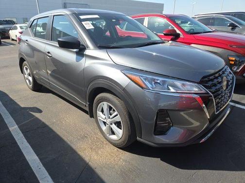 Gun Metallic 2024 Nissan Kicks S