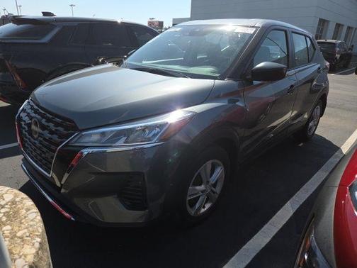 Gun Metallic 2024 Nissan Kicks S