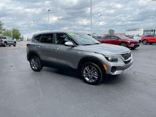 Steel Gray 2021 Kia Seltos LX