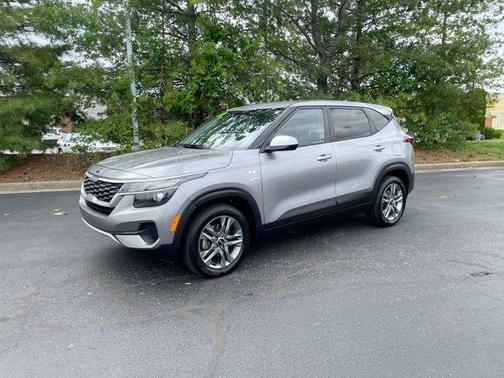 Steel Gray 2021 Kia Seltos LX