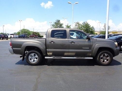 Photo 2 of 10 of 2010 Toyota Tacoma PreRunner