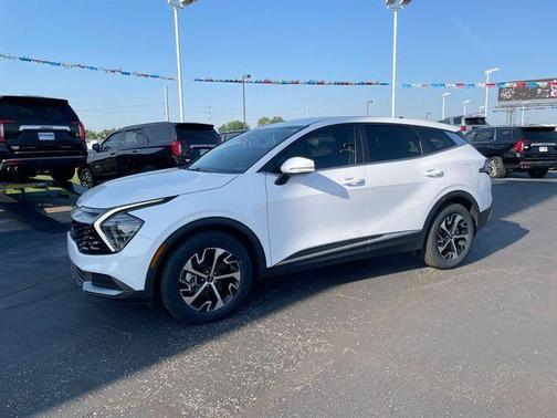 Glacial White Pearl 2025 Kia Sportage EX