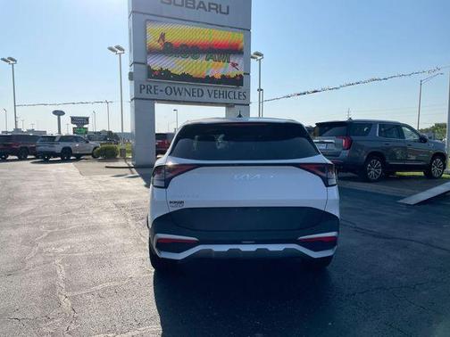 Glacial White Pearl 2025 Kia Sportage EX